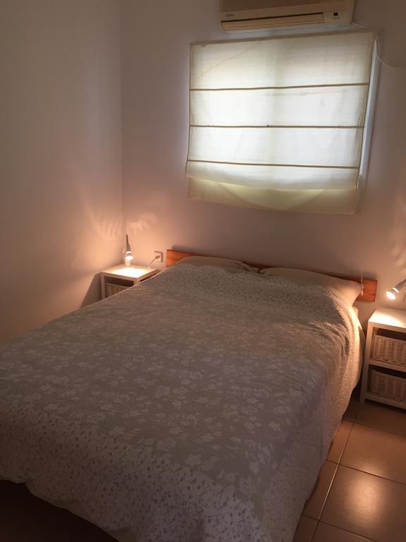 Gil'S Guest Rooms Neve Zohar Room photo